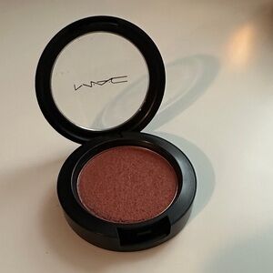 MAC Cosmetics Ambering Rose